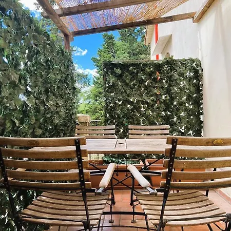 Elegant And Historic 3-bedroom In Center -by Likehomeflorence Διαμέρισμα